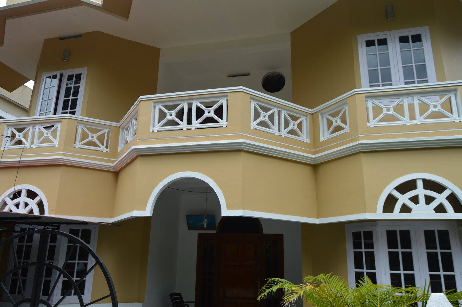 Yellow Exterior Painting - Cochin Painters