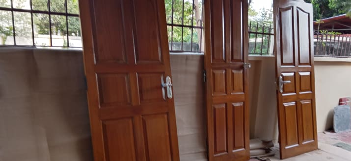 Wooden Door Polishing - Cochin Painters